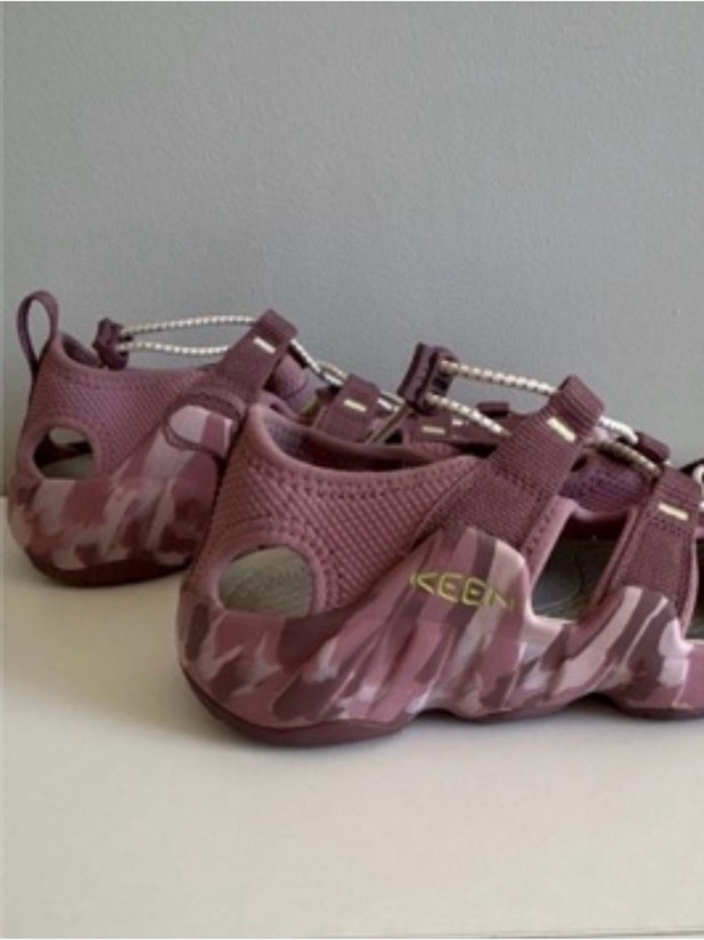 KEEN Newport H2 Women’s Pink Camo Water Hiking Sandals Size 8.5 Like New - Picture 5 of 16